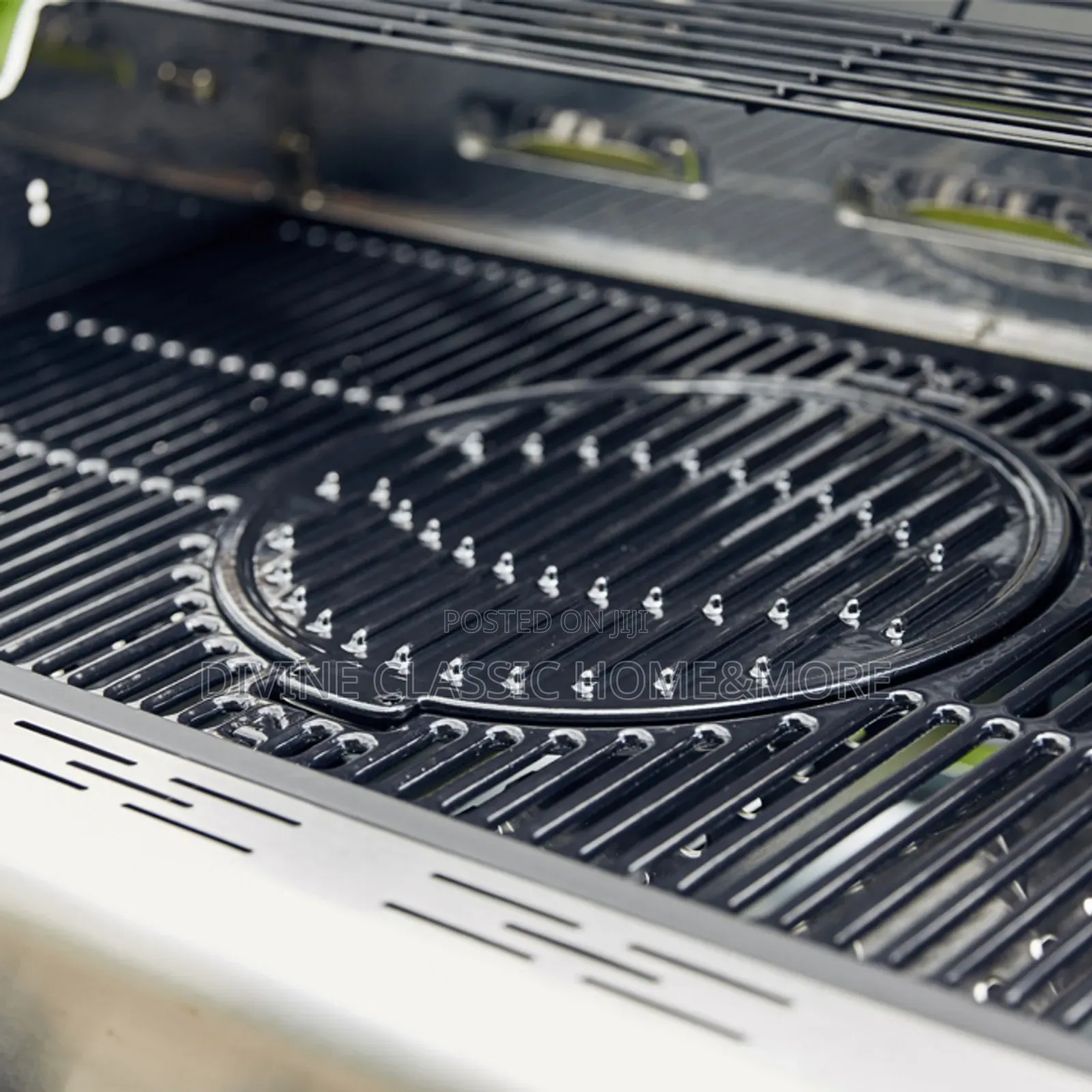 Outback Meteor 4-Burner Hybrid Gas Charcoal BBQ With a Side Burner
