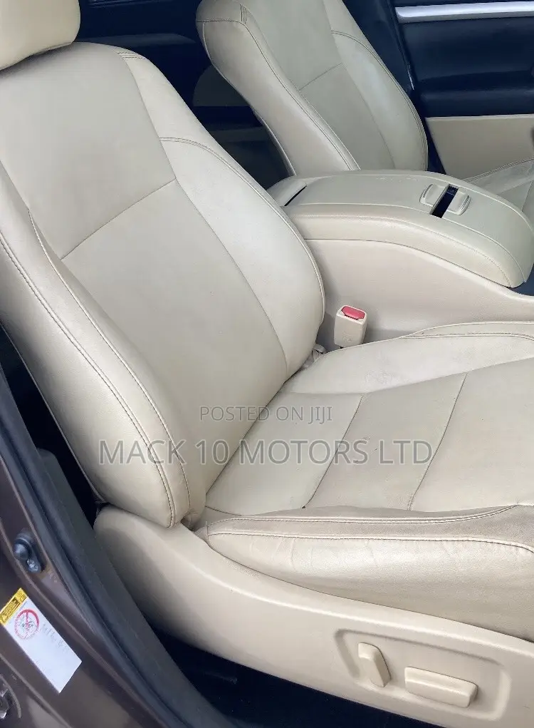 Toyota Highlander Limited 2019 Brown