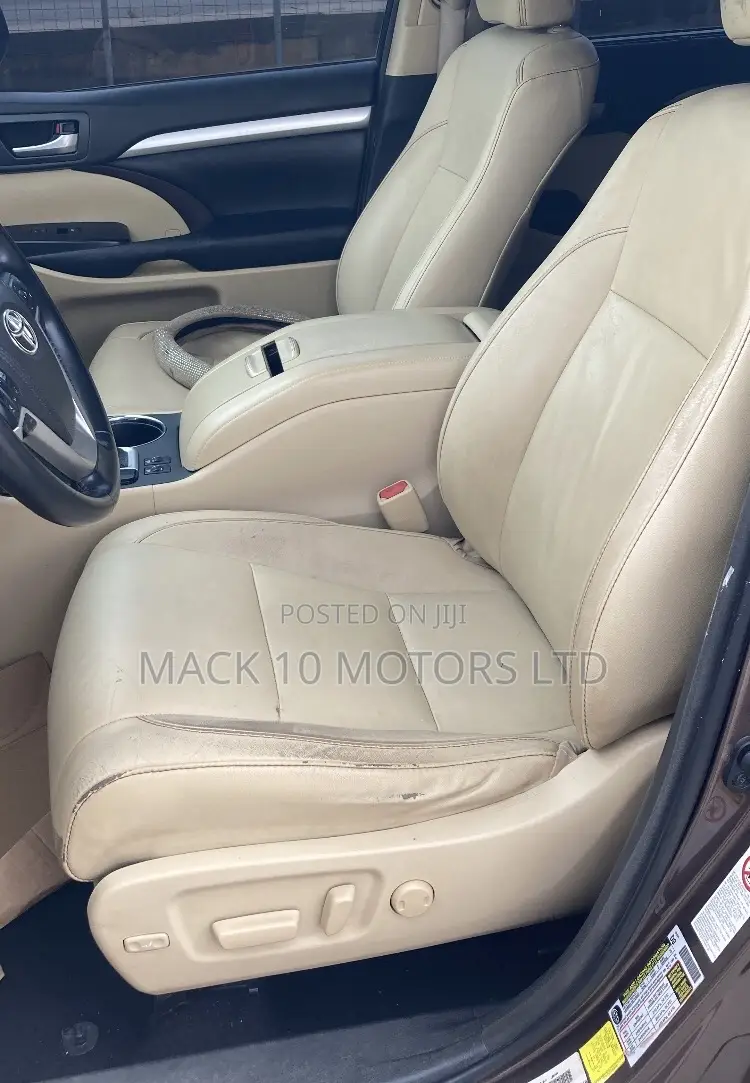 Toyota Highlander Limited 2019 Brown