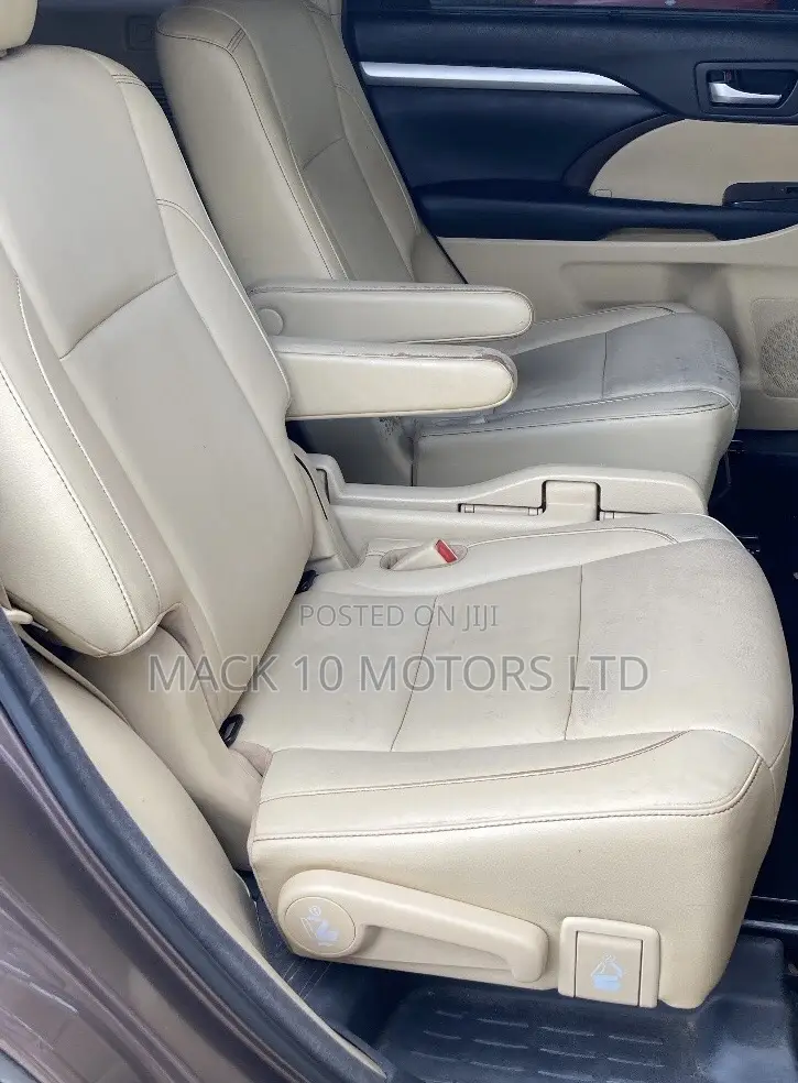 Toyota Highlander Limited 2019 Brown