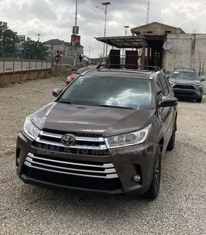 Toyota Highlander Limited 2019 Brown