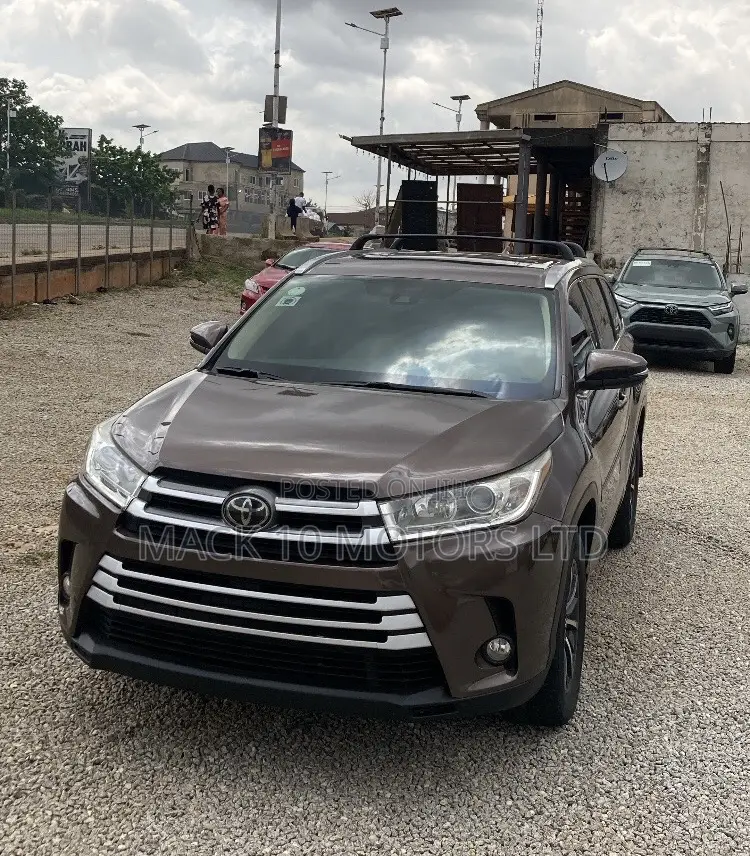 Toyota Highlander Limited 2019 Brown