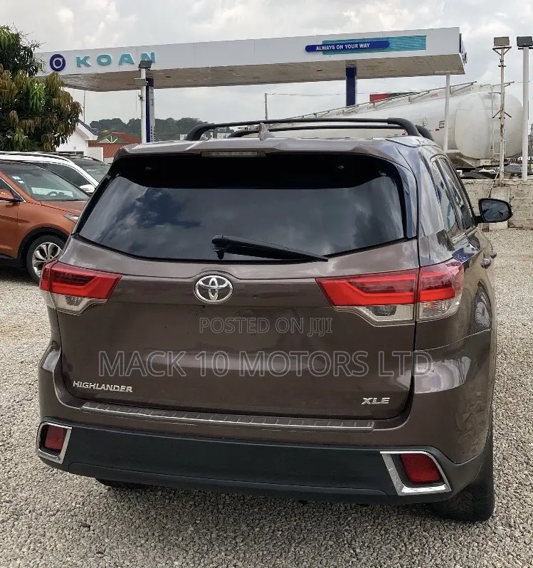 Toyota Highlander Limited 2019 Brown