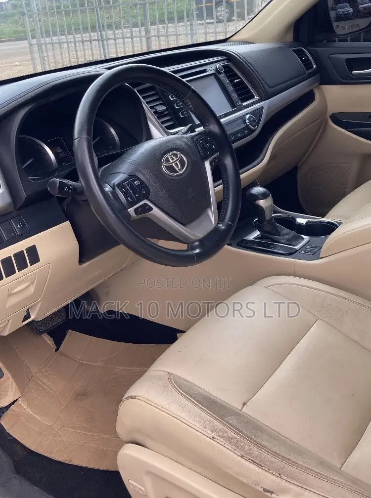 Toyota Highlander Limited 2019 Brown