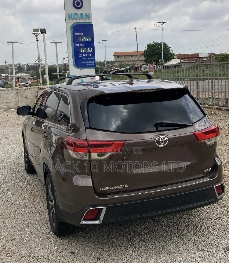 Toyota Highlander Limited 2019 Brown
