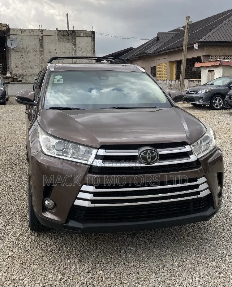 Toyota Highlander Limited 2019 Brown