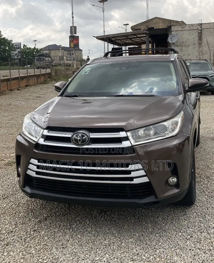 Toyota Highlander Limited 2019 Brown
