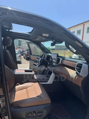Toyota Tundra 1794 Edition CrewMax 5.5' Bed 2023 Black