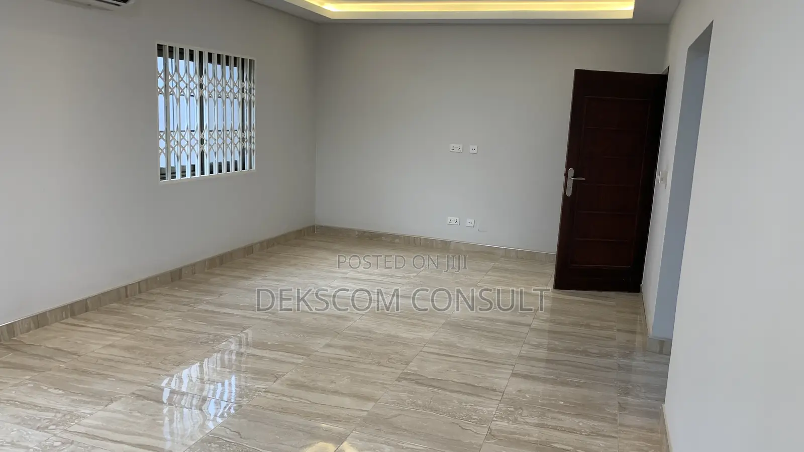 4bdrm House in Adenta for sale