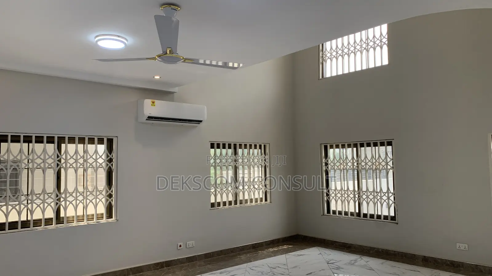 4bdrm House in Adenta for sale