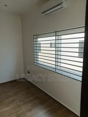 3bdrm Duplex in Legacy Solid Real, Tseaddo for rent