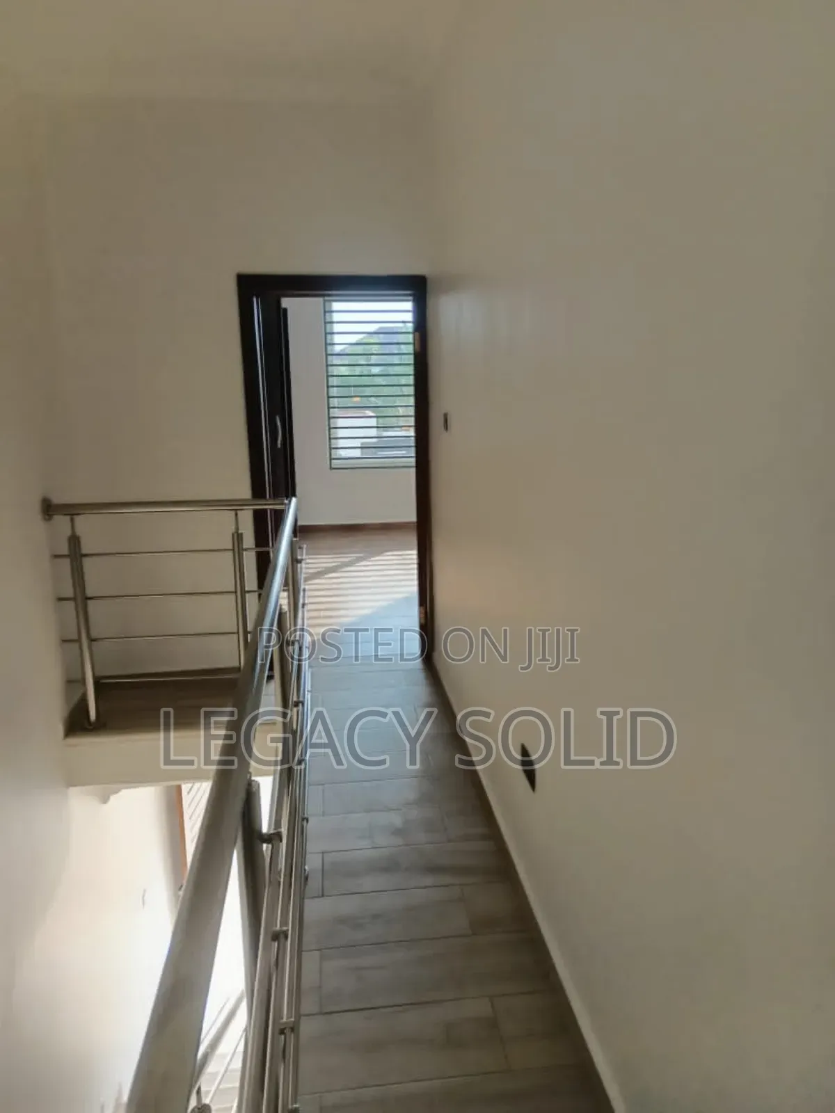 3bdrm Duplex in Legacy Solid Real, Tseaddo for rent
