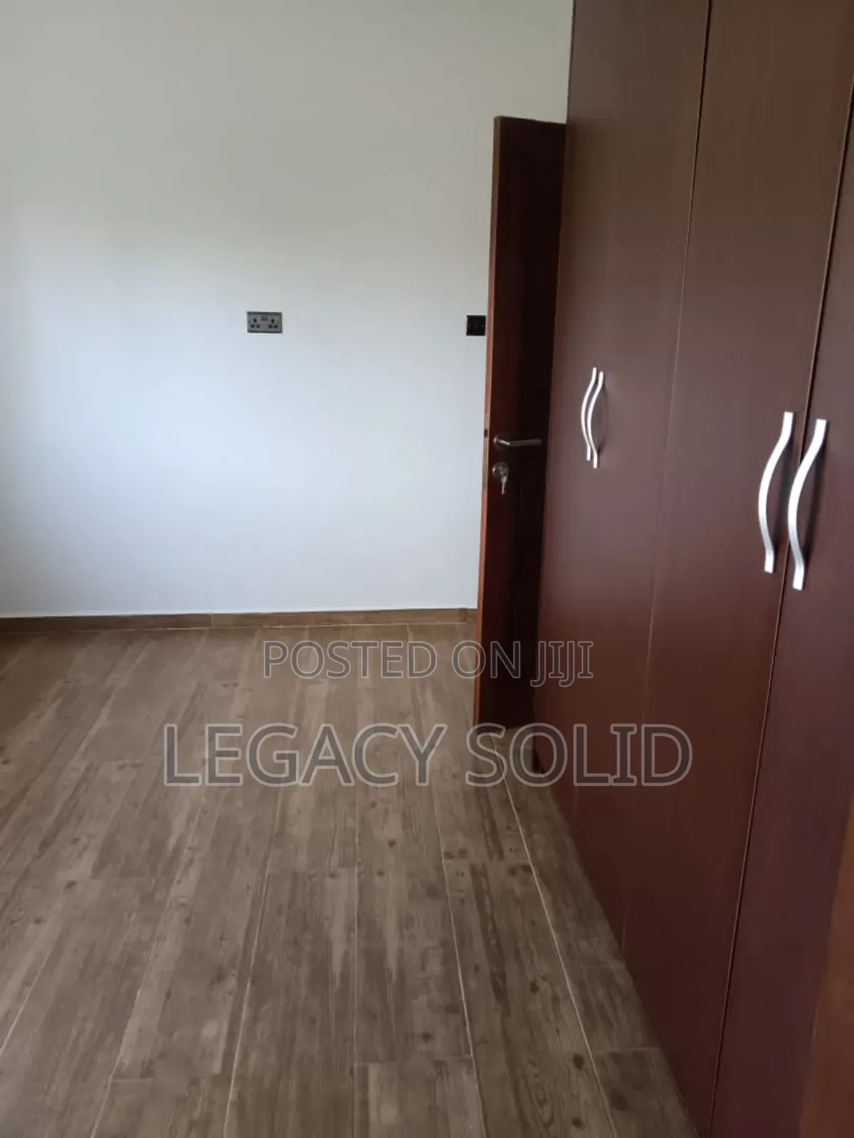 3bdrm Duplex in Legacy Solid Real, Tseaddo for rent