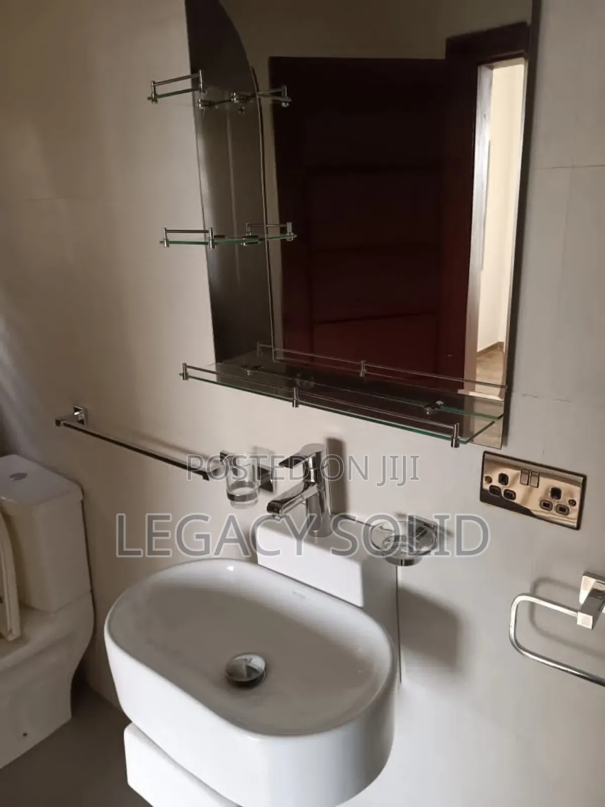 3bdrm Duplex in Legacy Solid Real, Tseaddo for rent