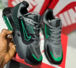Nike Flywire Sneaker