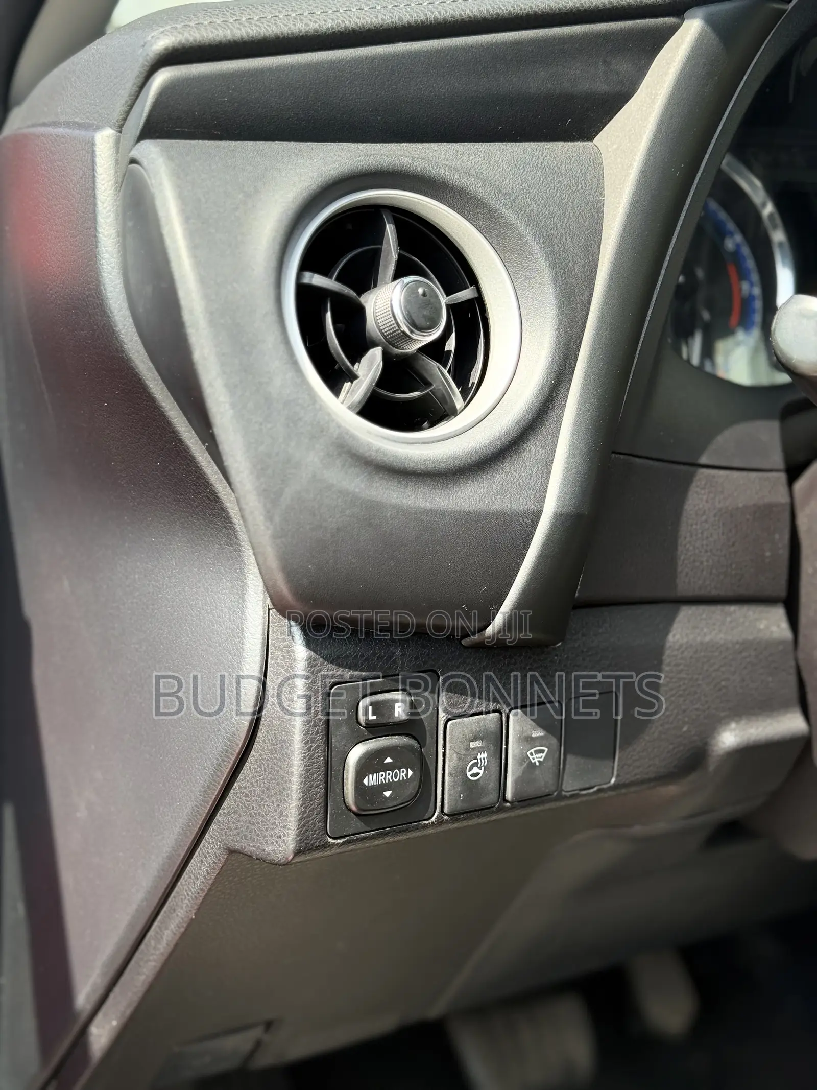 Toyota Corolla SE 4dr Sedan (1.8L 4cyl CVT) 2017 Red