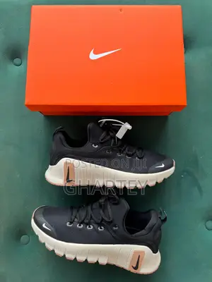 Nike Free Metcon 5 Black Guava Ice Sneakers