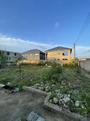 70/100 Plot of Land for Sale