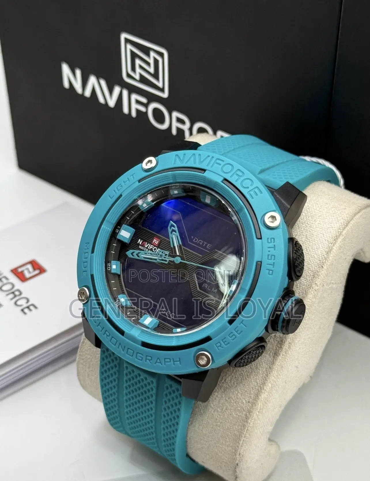 Naviforce Digital And Analog Waterproof Men’S Rubber Strapwatch