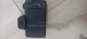 Canon M50 Mark II Mirrorless With 15 - 45mm Lens