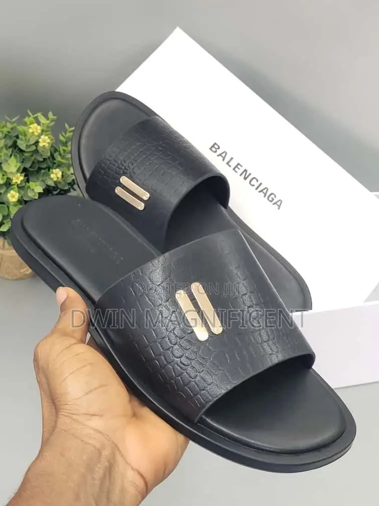 Versace,Hermes,Zara Balenciaga Slippers ( More Brands Available)