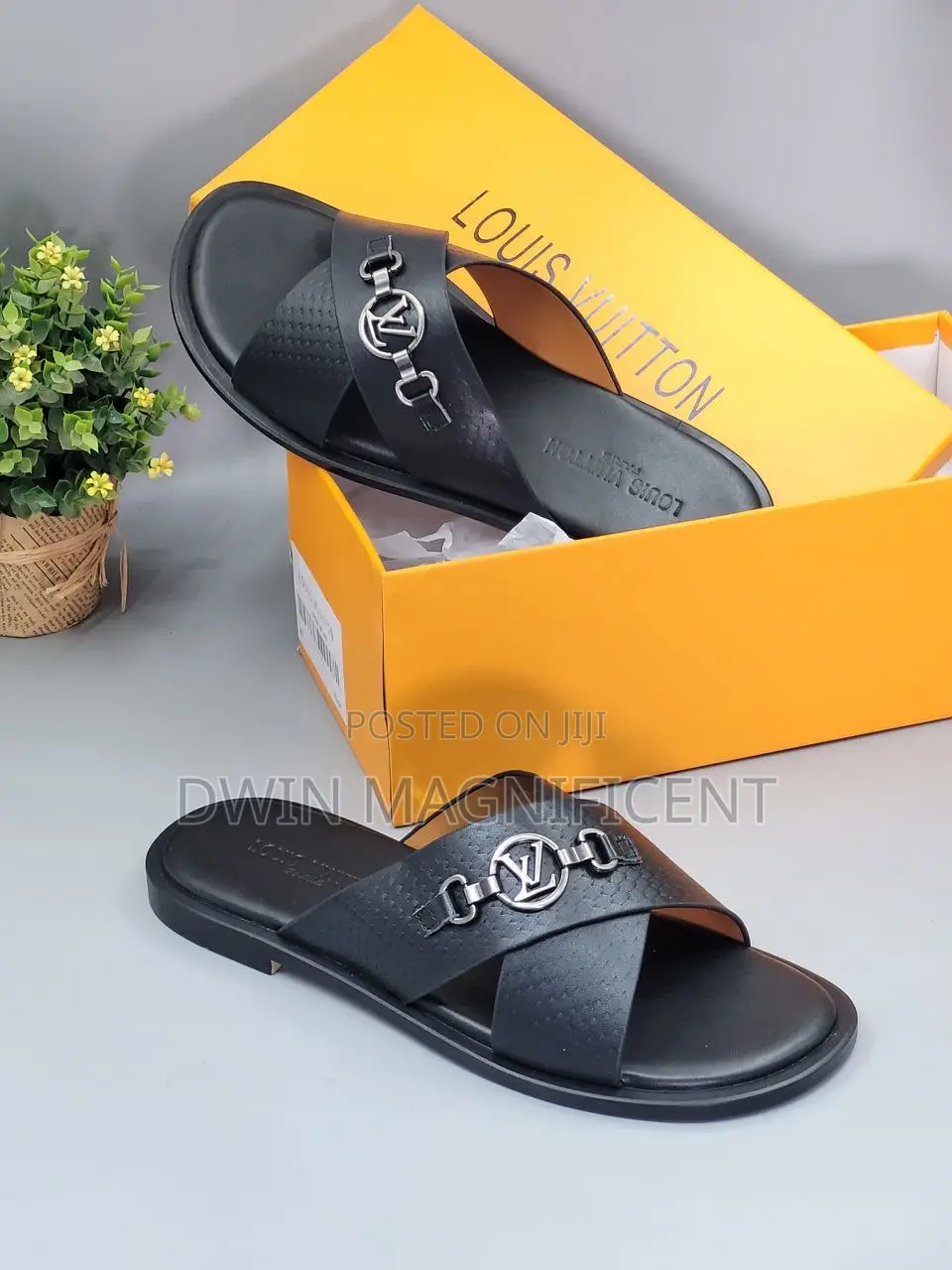 Versace,Hermes,Zara Balenciaga Slippers ( More Brands Available)