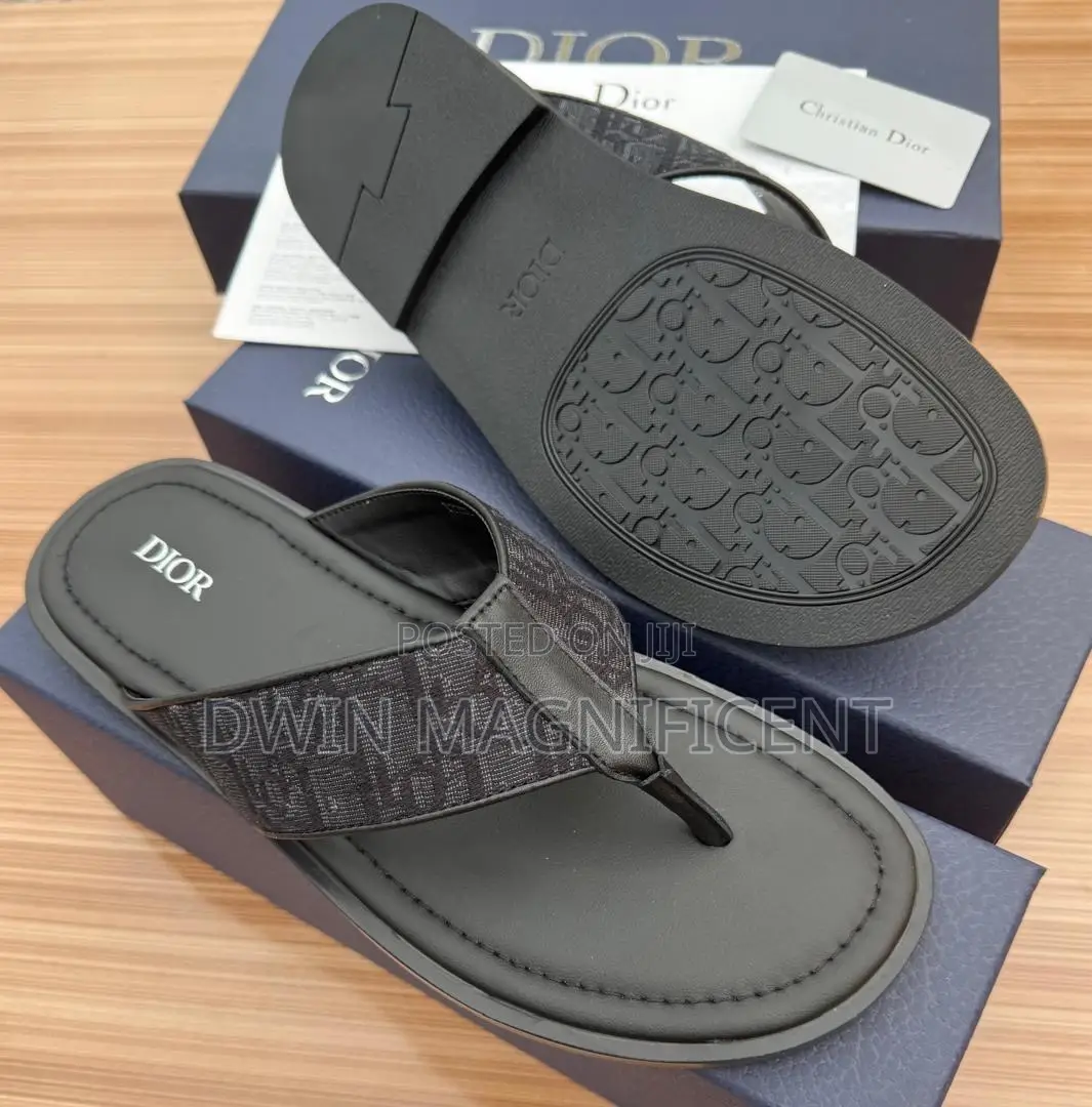 Versace,Hermes,Zara Balenciaga Slippers ( More Brands Available)
