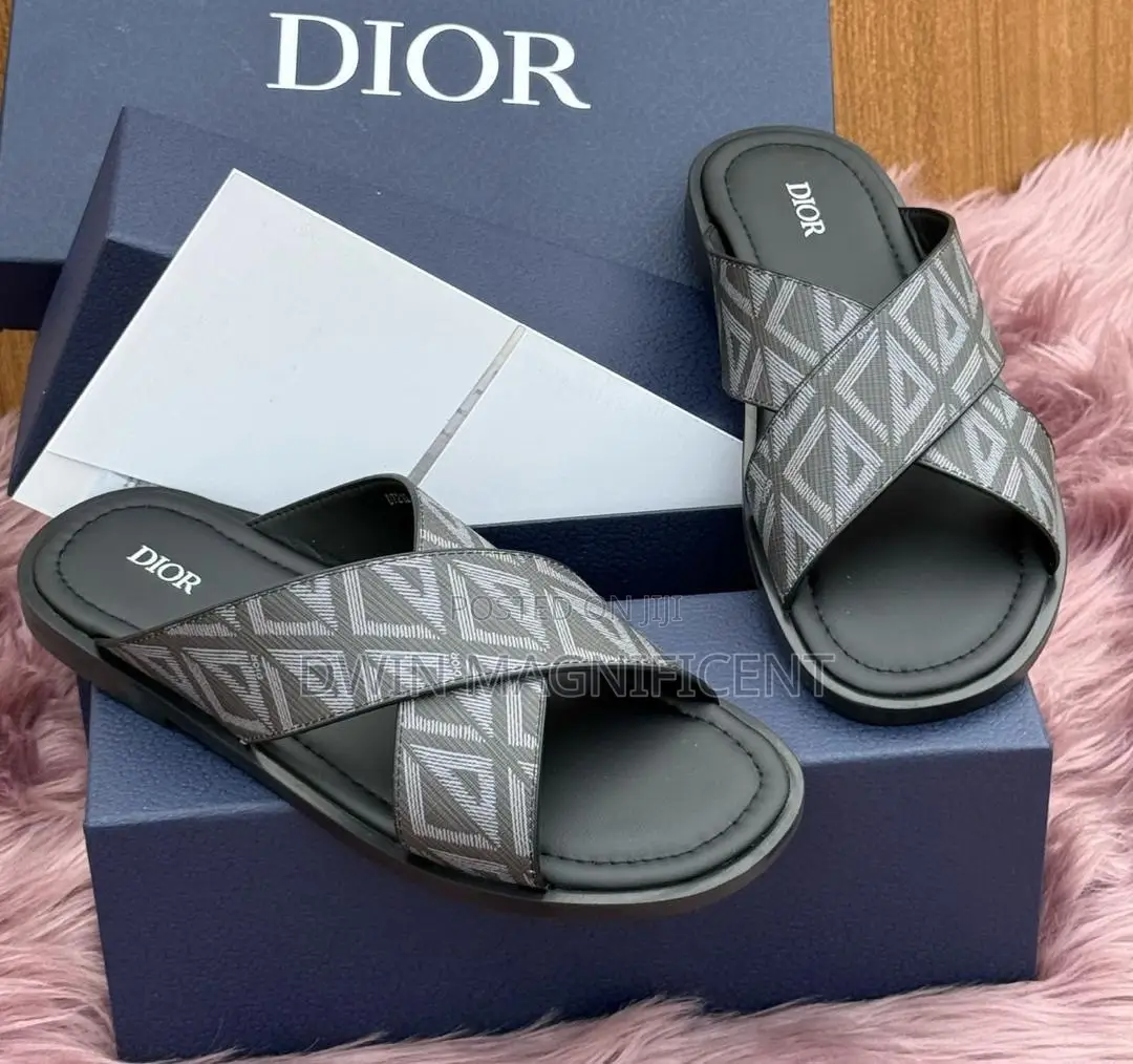Versace,Hermes,Zara Balenciaga Slippers ( More Brands Available)