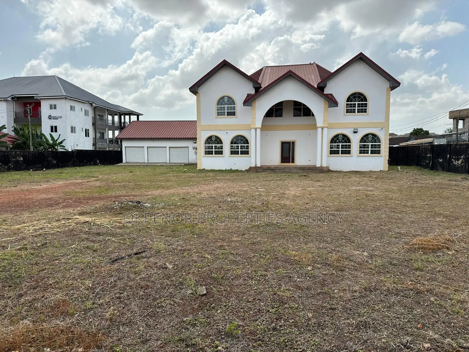 7bdrm House in Adjiringanor, Ability for sale