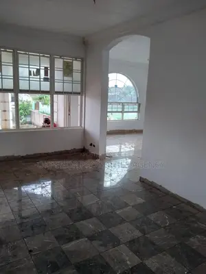 7bdrm House in Adjiringanor, Ability for sale