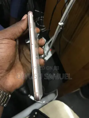 Apple iPhone 8 Plus 64 GB Gold