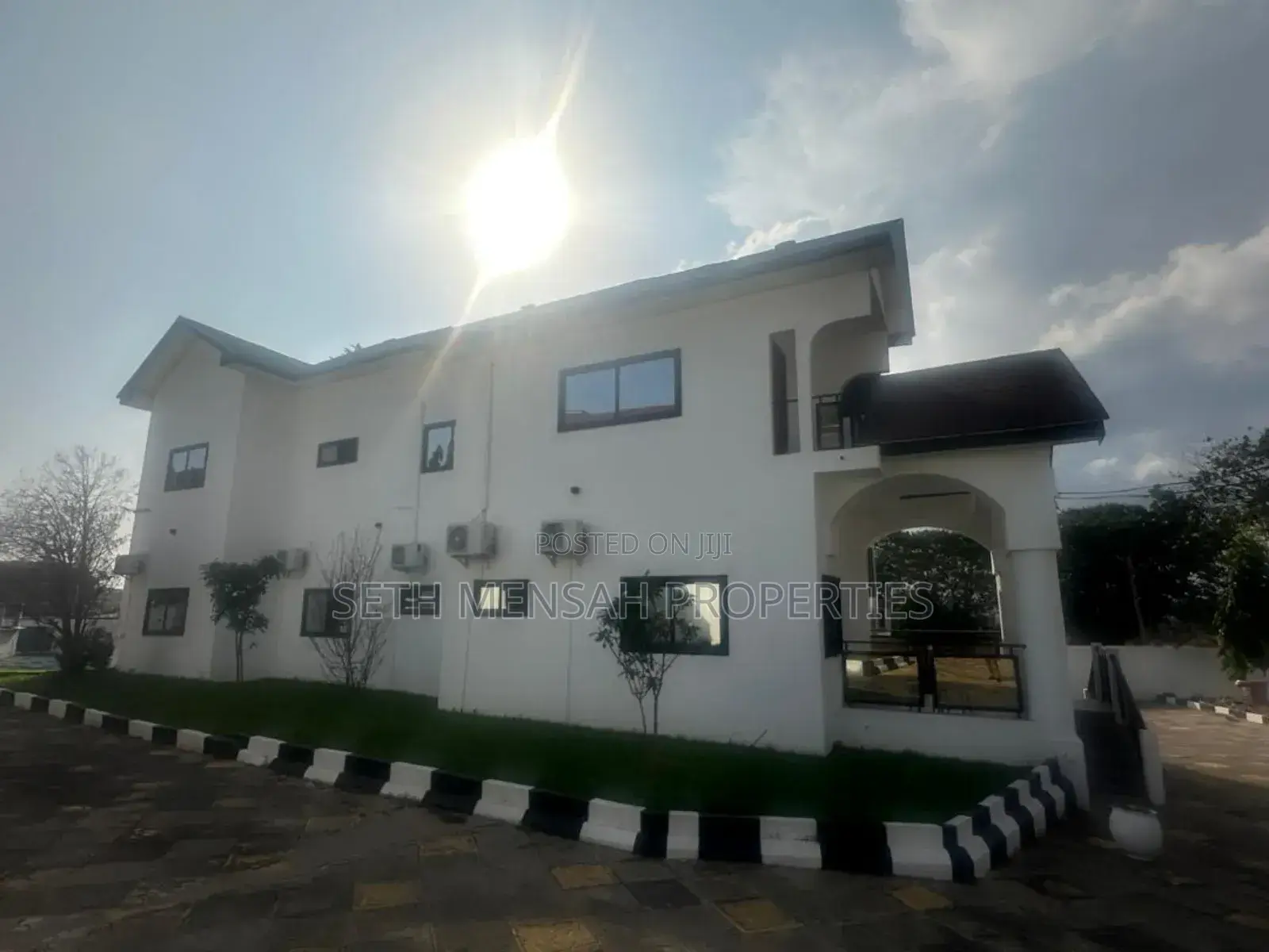6bdrm House in Airport Residential Area for rent