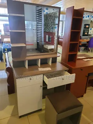 Standard Dresser