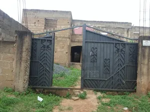 12bdrm House in Valley View Area for sale