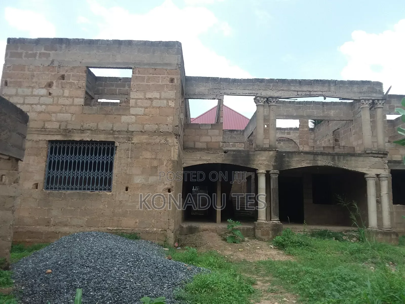 12bdrm House in Valley View Area for sale