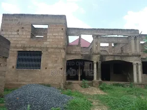 12bdrm House in Valley View Area for sale