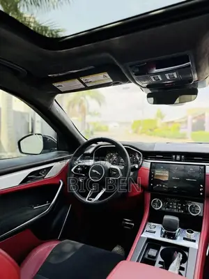 Jaguar F-Pace 2024 White