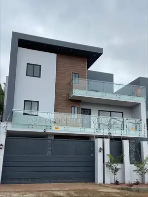 4bdrm House in Adjiringanor, Otano for sale