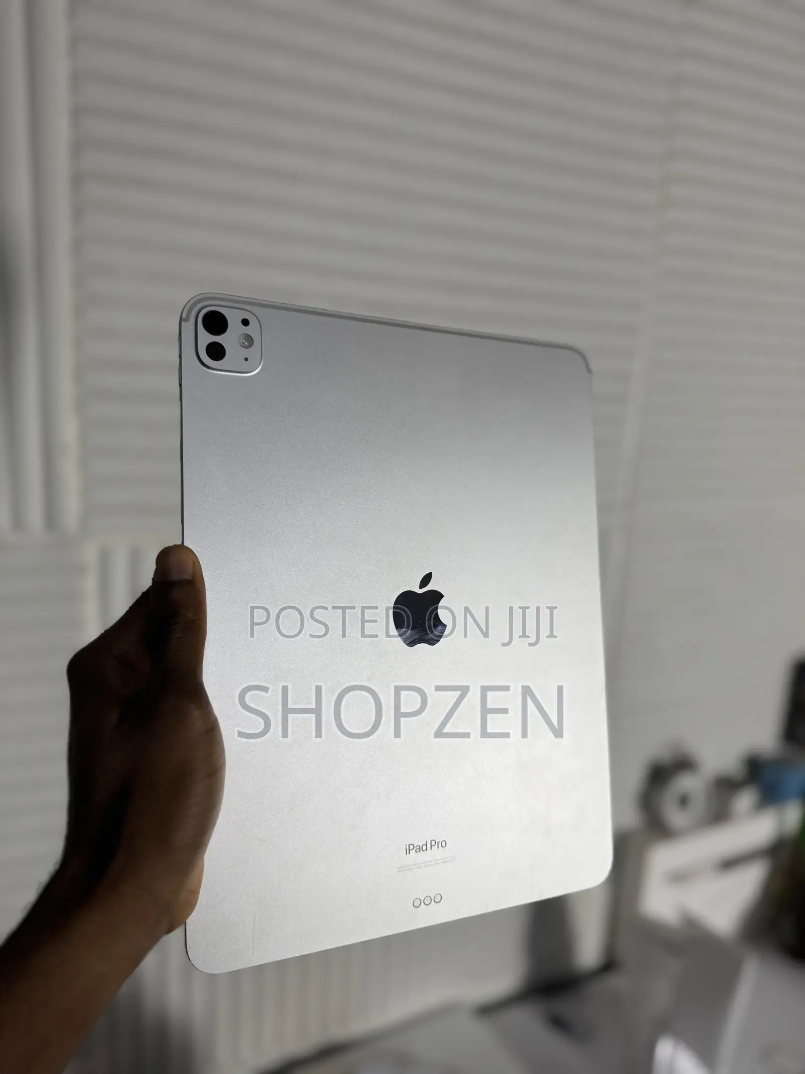 New Apple iPad Pro 13 (2024) 256 GB Silver