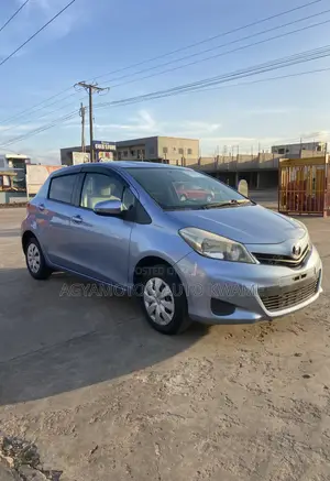 Toyota Vitz 1.3 AWD 3dr 2012 Blue
