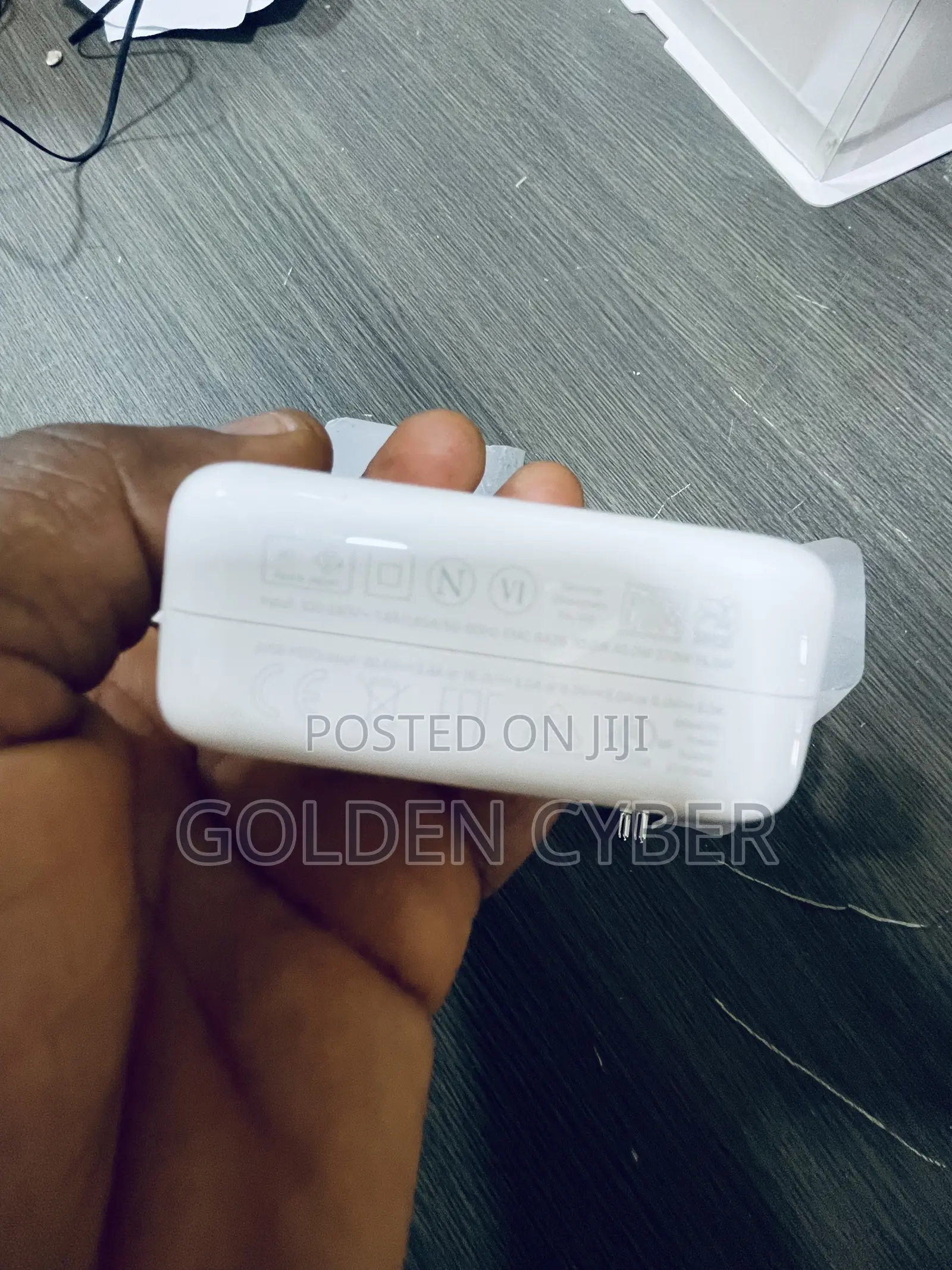 Apple 70w Usb-C Power Adapter Mqln3