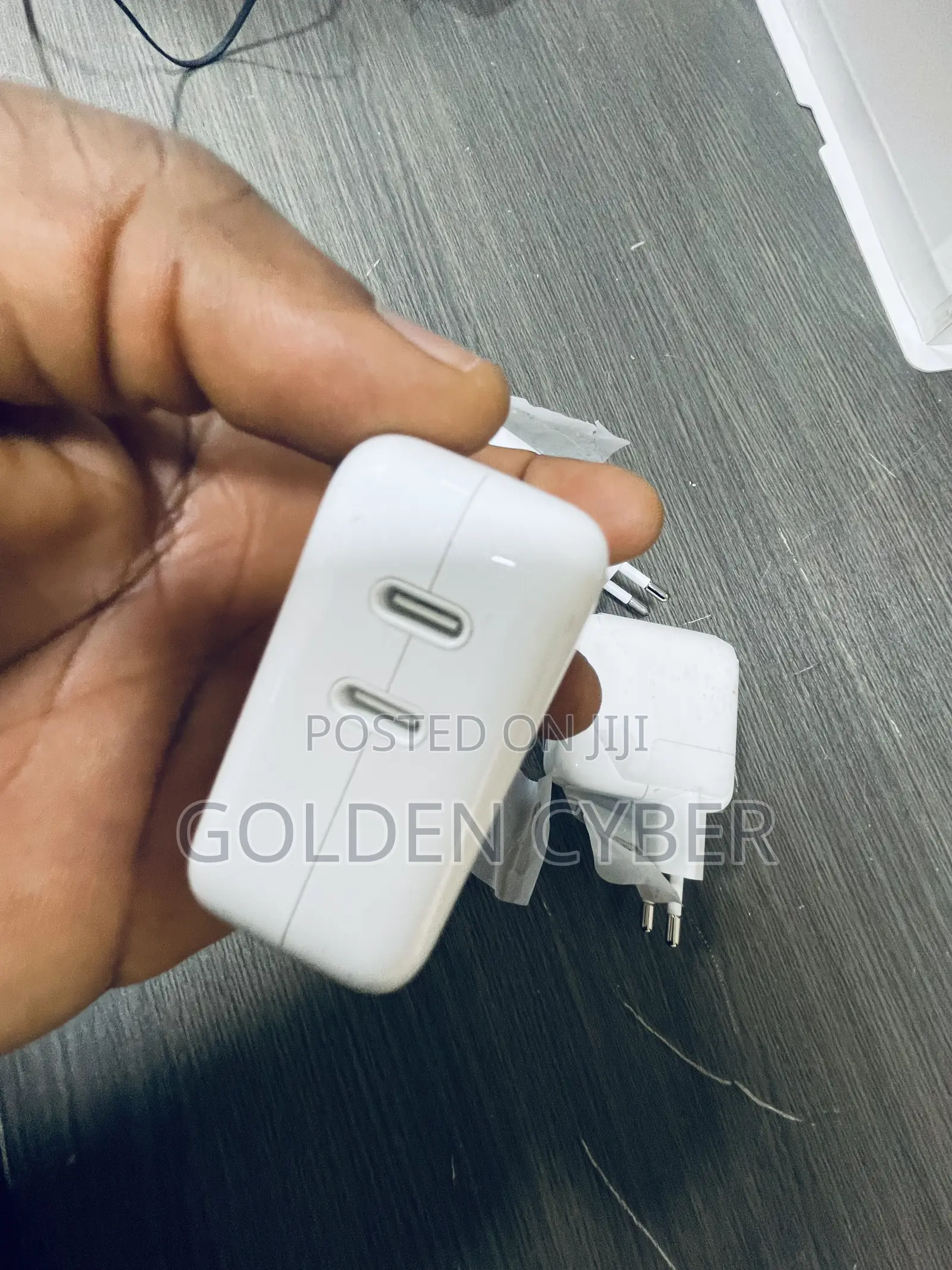 Apple Dual Usb-C Port 35w Power Adapter Mnwp3