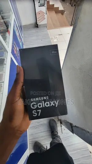 New Samsung Galaxy S7 32 GB Black