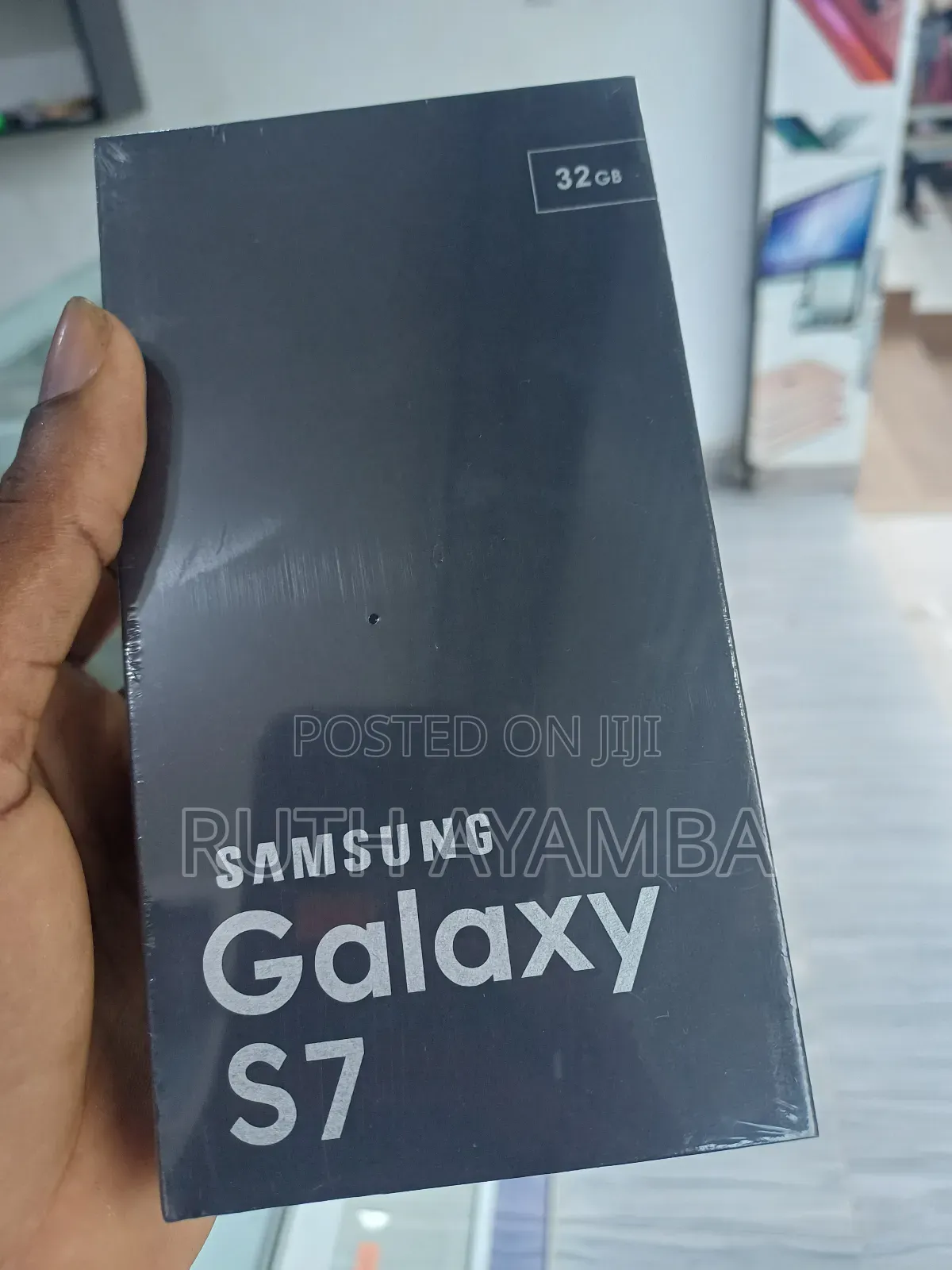 New Samsung Galaxy S7 32 GB Black
