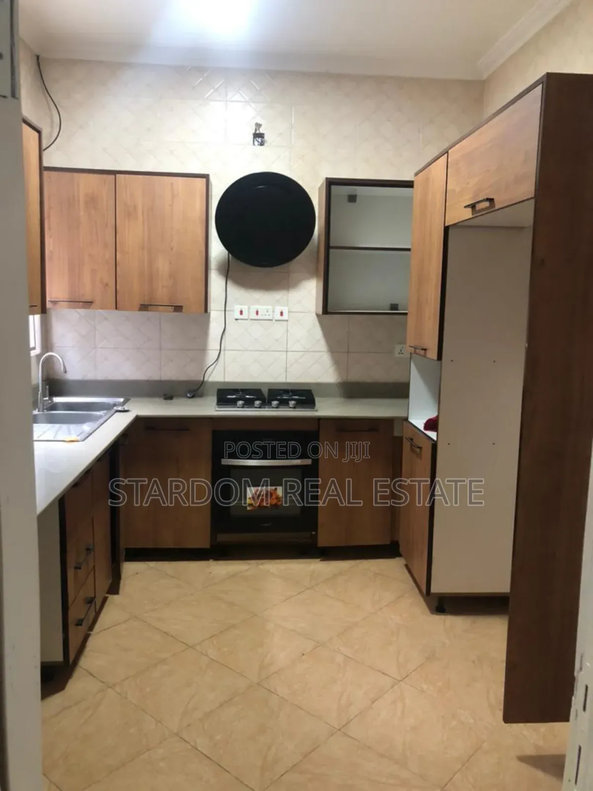 3bdrm Duplex in Kfc, Spintex for rent
