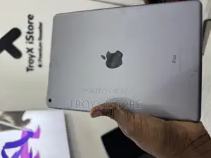 Apple iPad 9.7 32 GB Silver