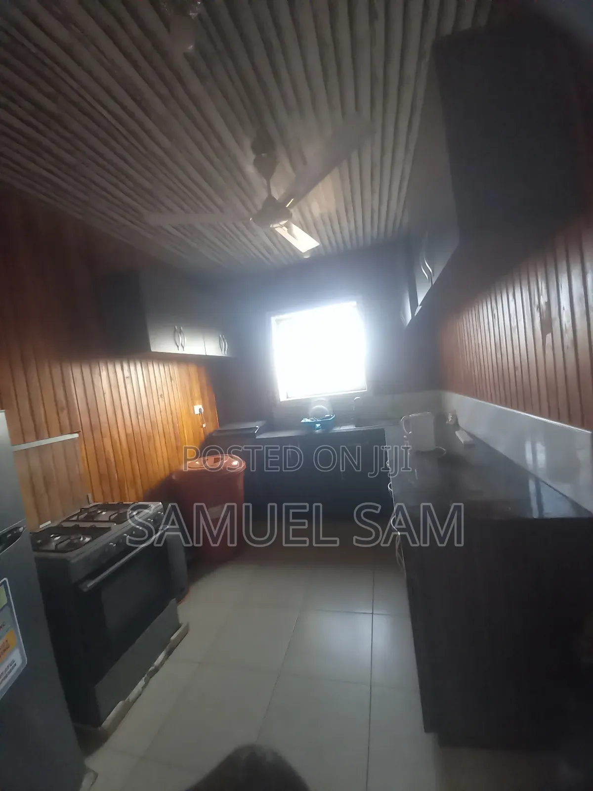 10bdrm House in Tema Community 11 for rent