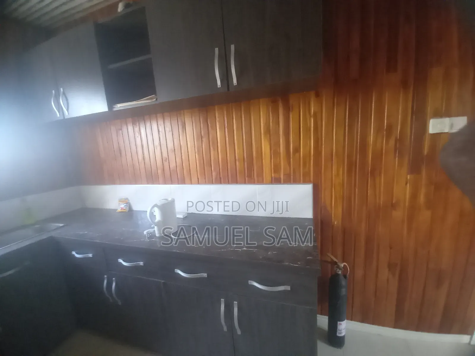 10bdrm House in Tema Community 11 for rent