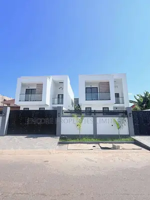 4bdrm House in Encore Properties, Baatsona Total for sale