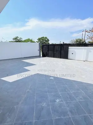4bdrm House in Encore Properties, Baatsona Total for sale